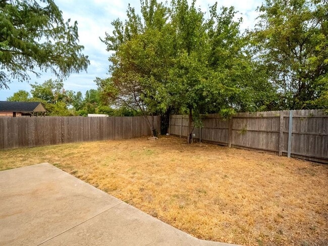 Building Photo - 3201 Creekwood Ct