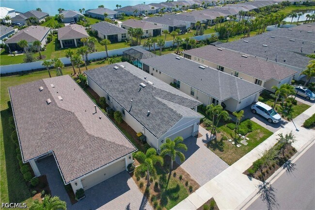 Building Photo - 42186 Edgewater Dr