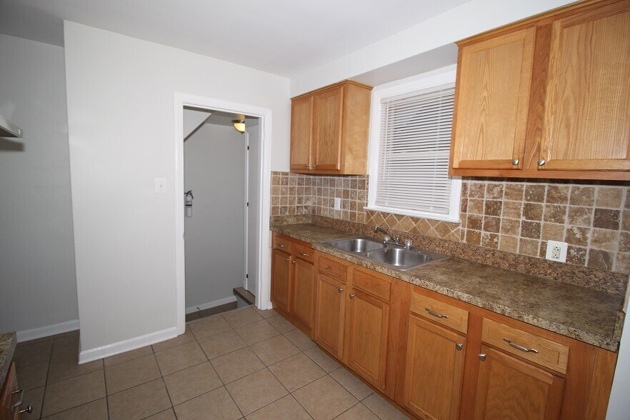Building Photo - 22480 Lambrecht Ave