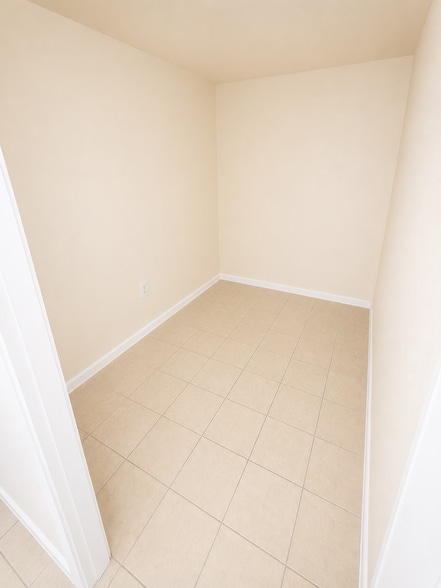 Building Photo - 9622 Evers Ave