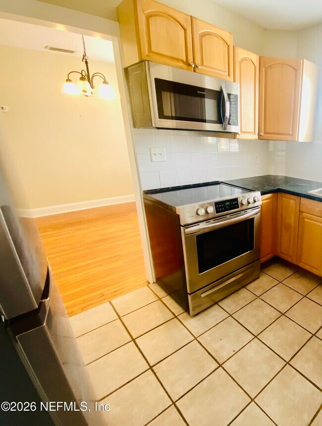 Building Photo - 2159 Riverside Ave