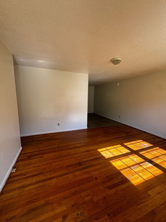 Building Photo - 3 Bedroom with 1 Bath Single Family Home in Shelby, NC