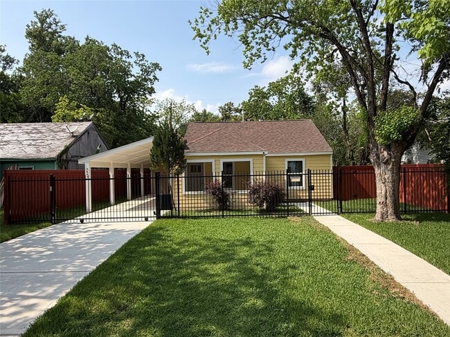 Building Photo - 4843 Culmore Dr