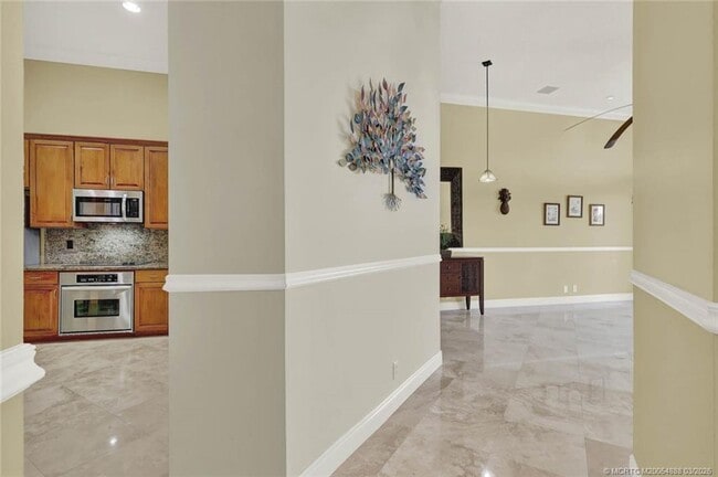 Building Photo - 2434 SW Island Creek Trail