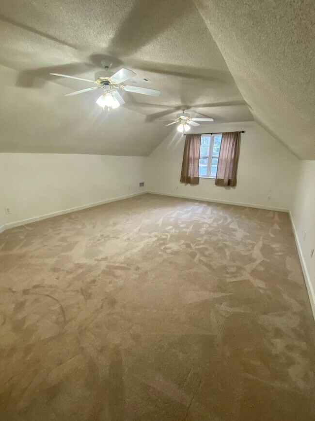 Building Photo - 4 Bed 3 Bath House in Beautiful Stratford Neighborhood in Evans!