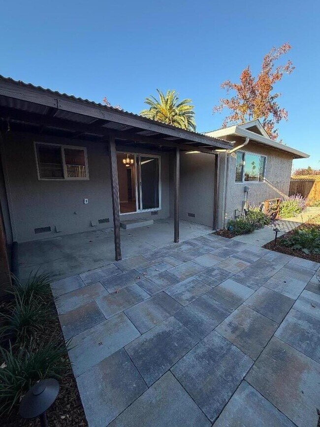 Building Photo - 1800 Terri Way