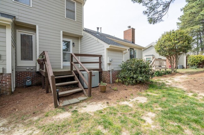 Building Photo - 5419 Sharpe Dr