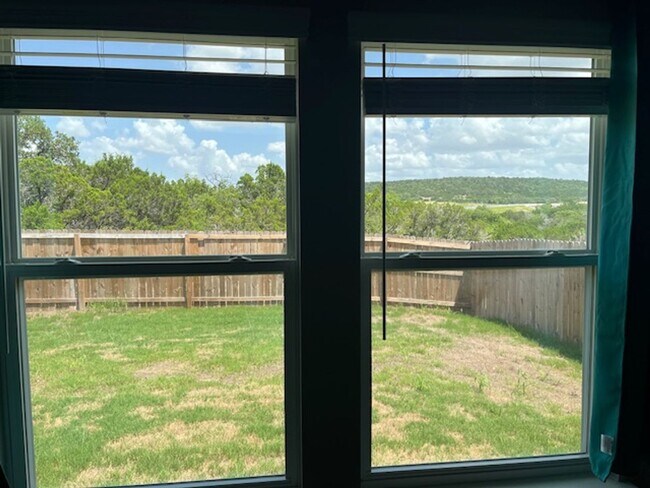 Building Photo - Beautiful Like New Home in Copperas Cove w...