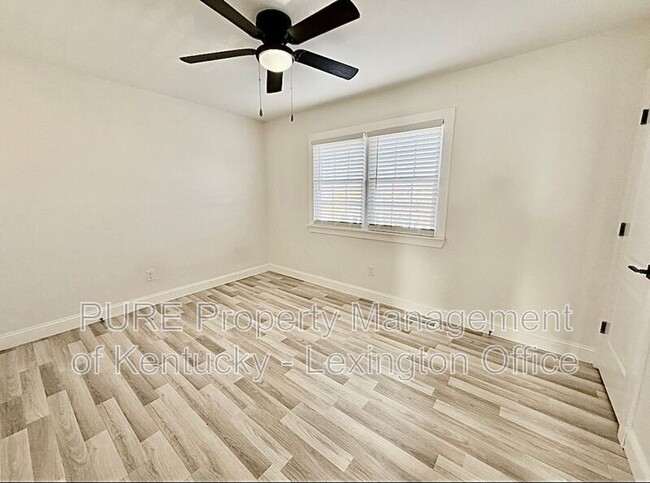 Building Photo - 305 Lake St