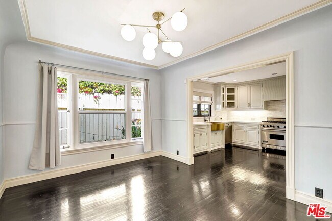 Building Photo - 744 N Sierra Bonita Ave