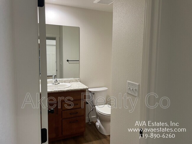 Building Photo - 970 S Coral Pl