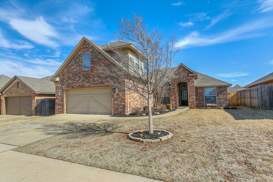 Front - 19120 Summer Grove Ave