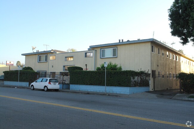 Building Photo - 5716 Tujunga Ave