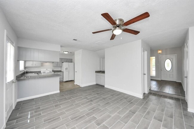 Building Photo - 23702 Wintergate Dr