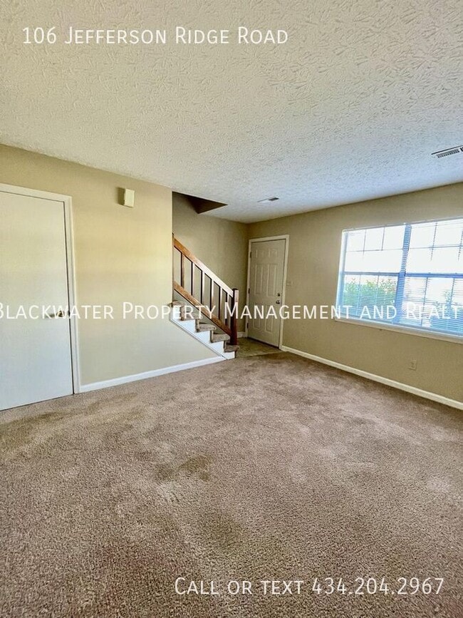 Building Photo - 106 Jefferson Ridge Rd