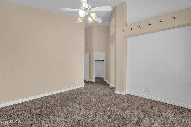 Building Photo - 3261 W Ross Dr