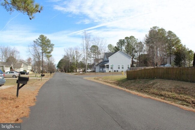 Building Photo - 211 Dogwood Ave