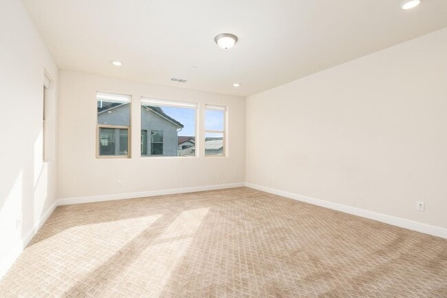Building Photo - 1383 E Via Azzurra Way
