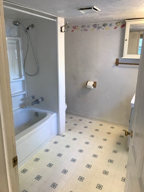 Bathroom - 709 9th Ave SW