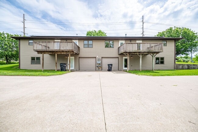 Building Photo - GEORGETOWN Duplex - SW Columbia – 3 Bed, 3...