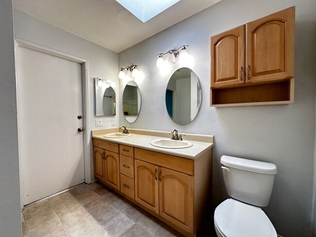 Building Photo - Single Story townhome, water/sewer paid by...