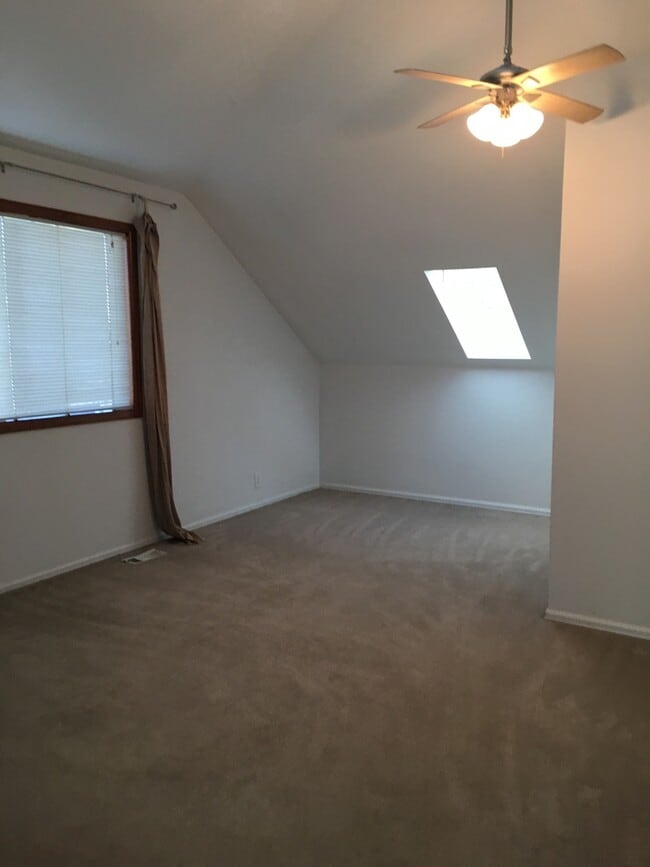 Building Photo - Lovely S. Boulder 5BD House on Open Space - Available June 1st!