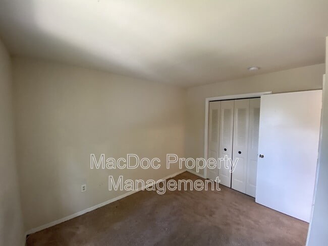 Building Photo - 729 Bellows Ave