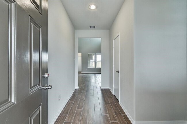 Building Photo - 2323 Honey Heights Ln