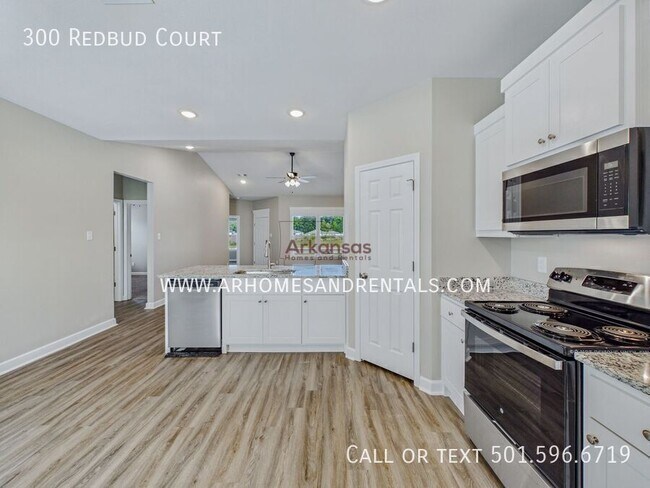 Building Photo - 300 Redbud Ct