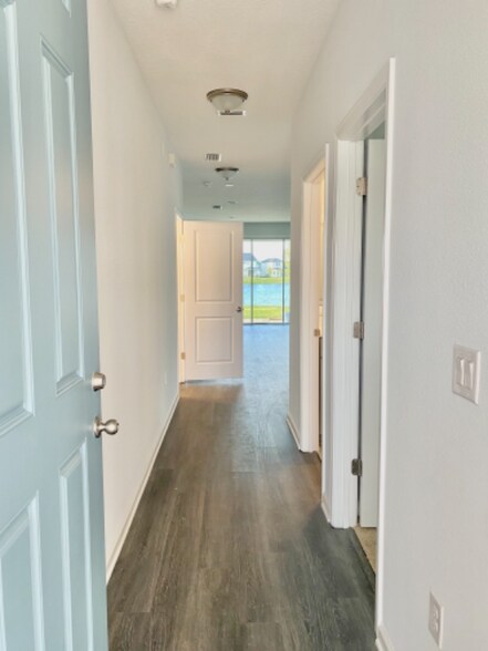 Building Photo - 416 Ness Cir