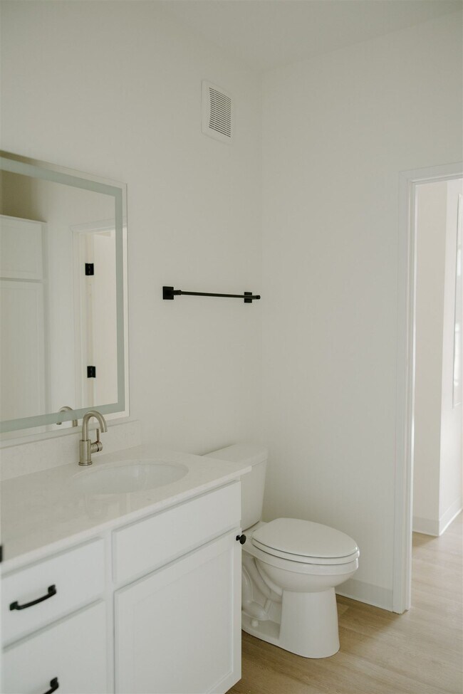 Building Photo - BRAND NEW - One Bedroom Loft With Open Windows