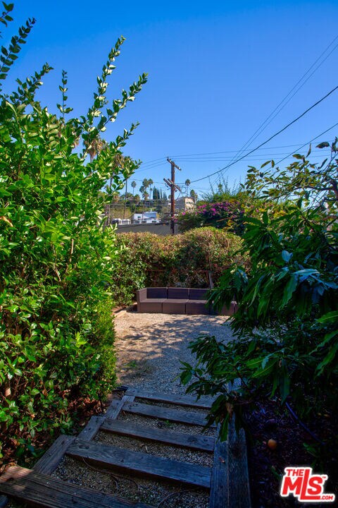 Building Photo - 3248 Descanso Dr