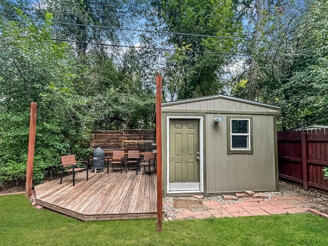 Building Photo - $0 DEPOSIT OPTION. CHARMING 3-BEDROOM HOME NEAR CHERRY CREEK TRAIL AND COOK PARK