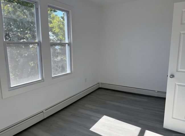 Building Photo - 610 Gregory Ave