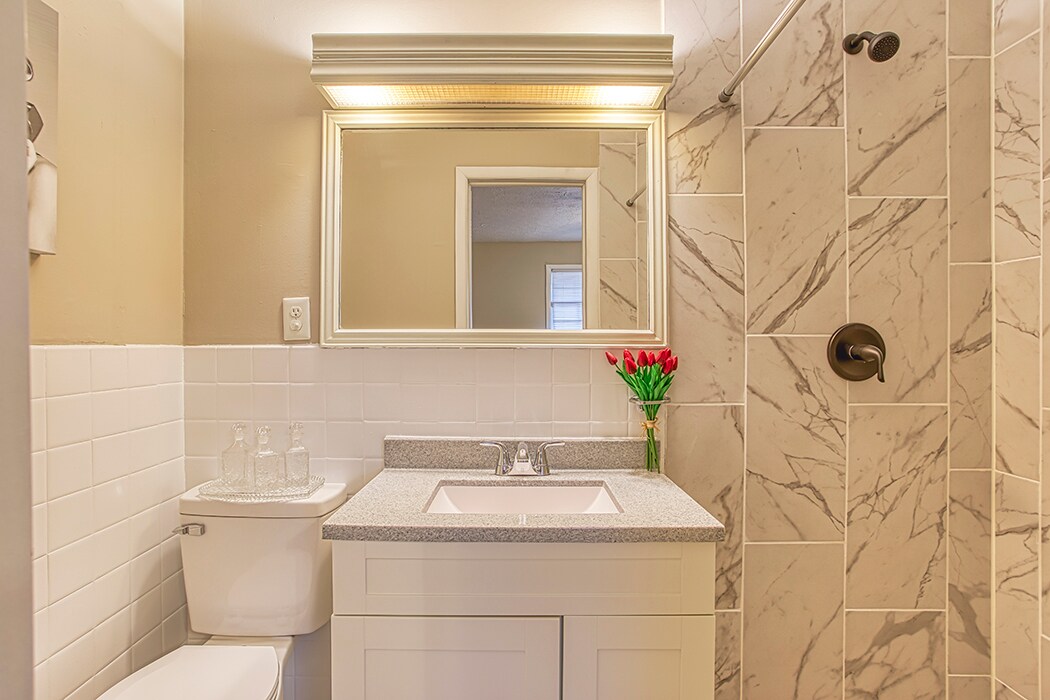 Building Photo - 1911 S Saratoga Ave