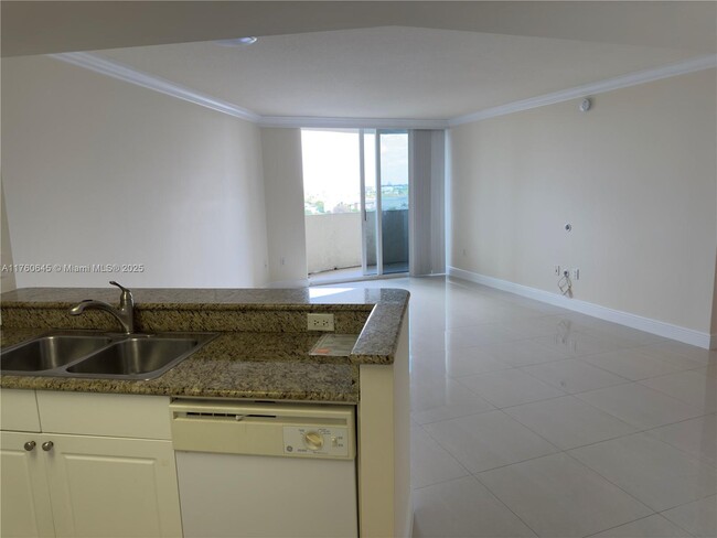 Building Photo - 19501 W Country Club Dr