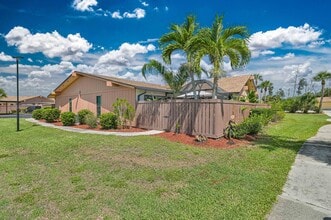 Building Photo - 6386 Royal Woods Dr
