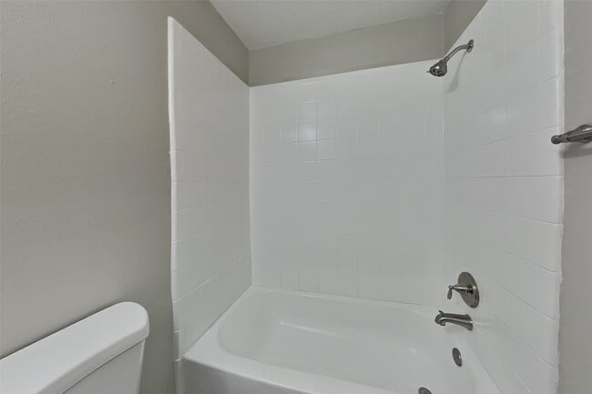 Building Photo - 2519 Fox Water Dr