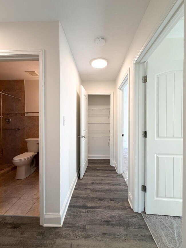 Building Photo - 1240 Orchard Dr