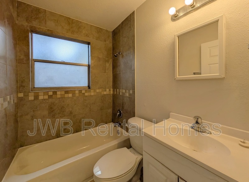 Building Photo - 7930 Limoges Dr S