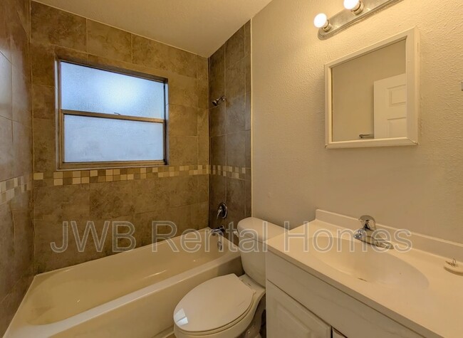 Building Photo - 7930 Limoges Dr S