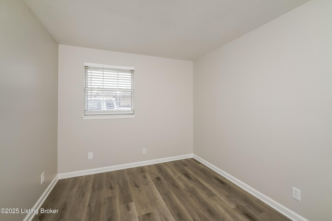 Building Photo - 5414 Robinwood Rd