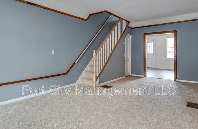 Building Photo - 320 S Newkirk St