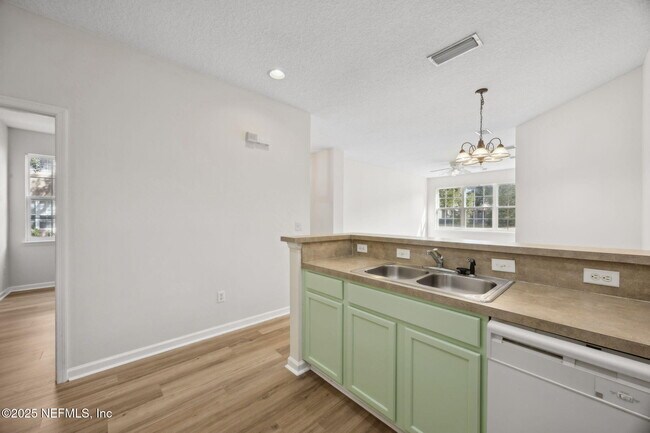 Building Photo - 12301 Kernan Forest Blvd