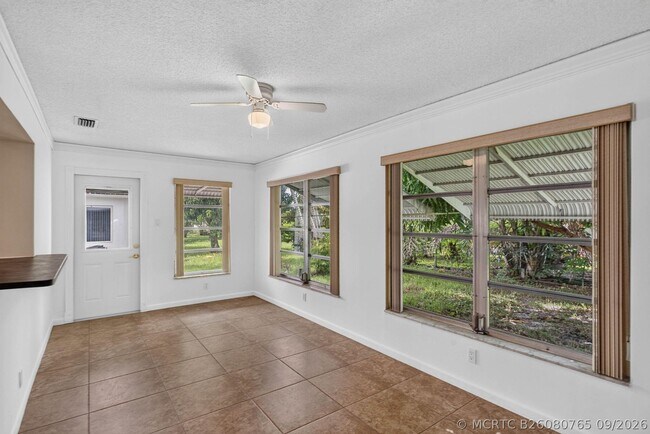Building Photo - 1010 NW 72nd Terrace