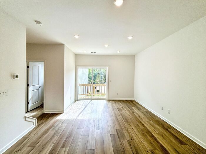 Building Photo - 208 Asbury Oak Ln