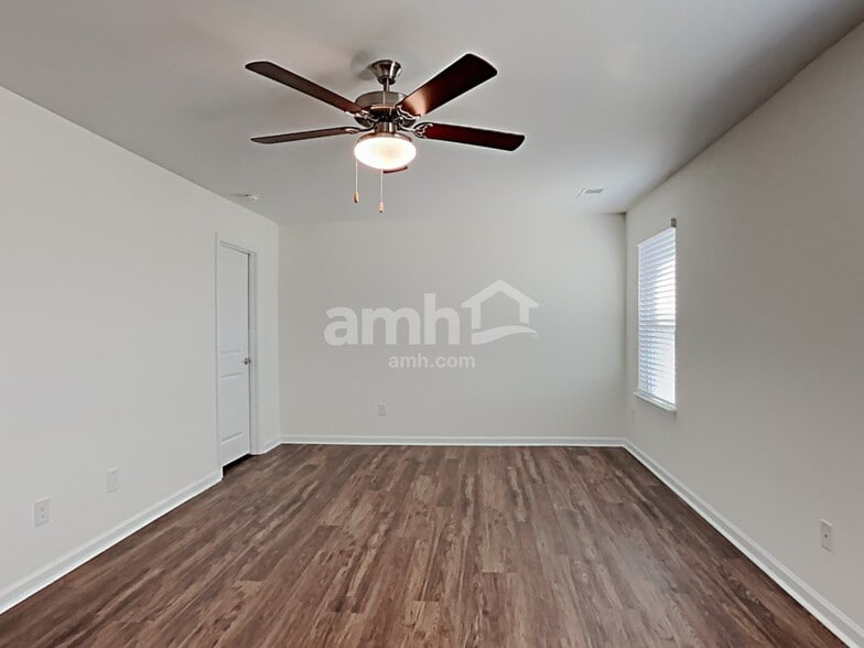 Building Photo - 5053 Twin River Dr