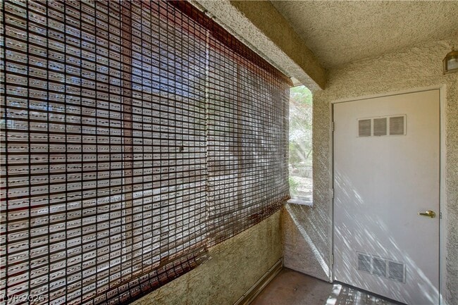 Building Photo - 5710 E Tropicana Ave