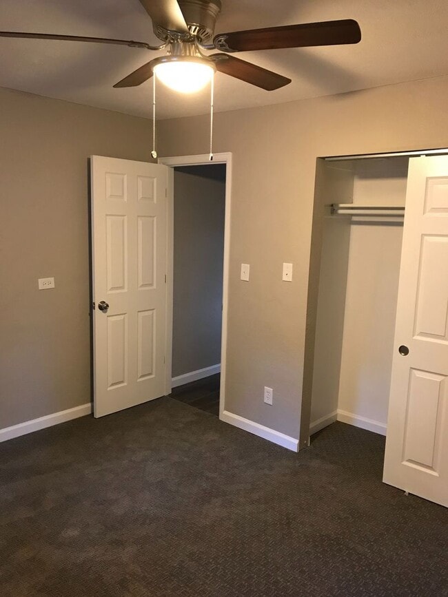 Building Photo - 2 Bed, 1 Bath Unit Available Now near Sloan's Lake