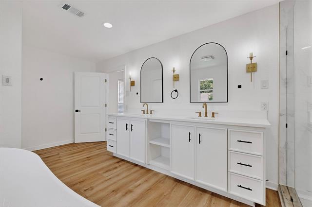 Building Photo - 7116 Town Bluff Dr